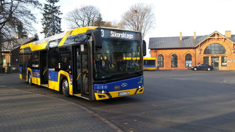 Solaris Urbino 12 hybrid na pętli Dworzec PKP, 2018 r.