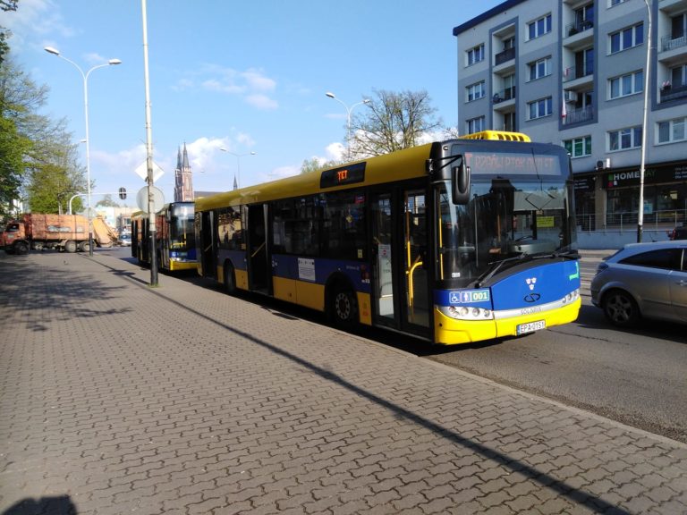 Autobusy Solaris Urbino 12, ul. Zamkowa, 2020 r.