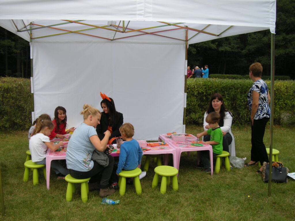 Piknik w Parku Wolności, stoisko ŁKA