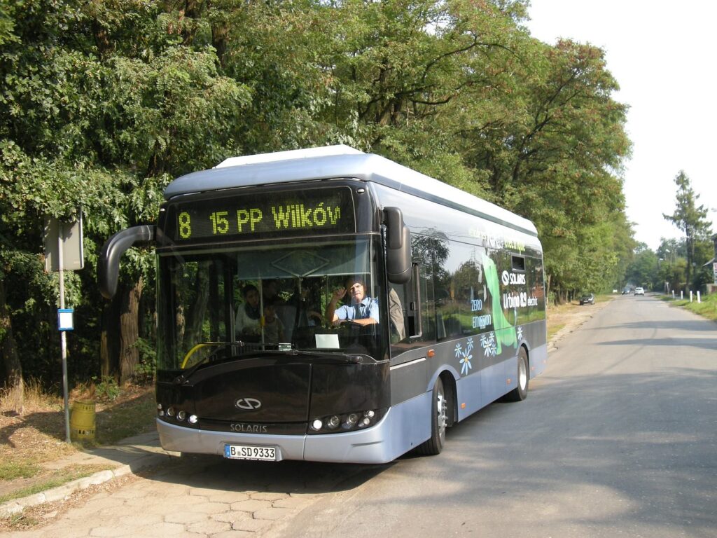 Solaris Urbino 8,9 Electric na ul. 15. Pułku Piechoty Wilków, 2014 r.