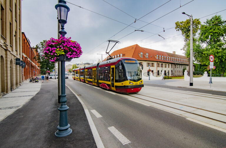 Tramwaj Pesa na ul. Zamkowej