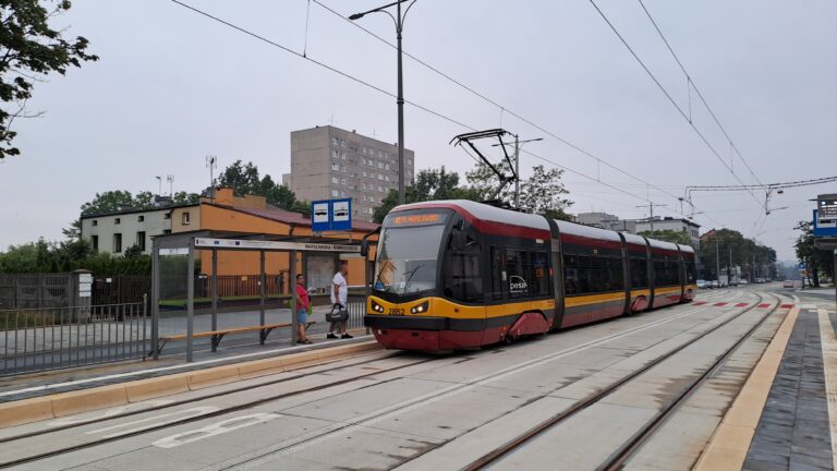 Tramwaj Pesa 122N na linii nr 41 na ul. Warszawskiej
