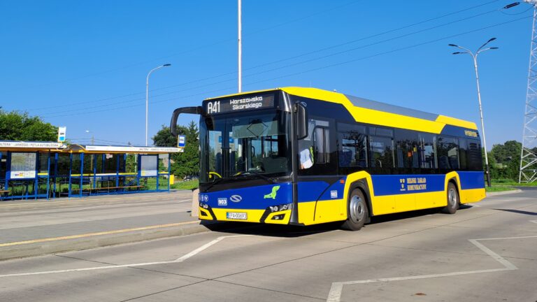 Autobus Solaris na pętli Waltera-Jankego - linia A41