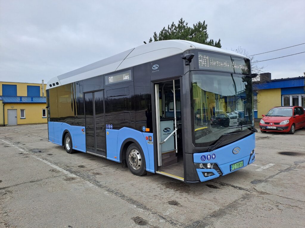 Solaris Urbino 9 LE electric w zajezdni MZK