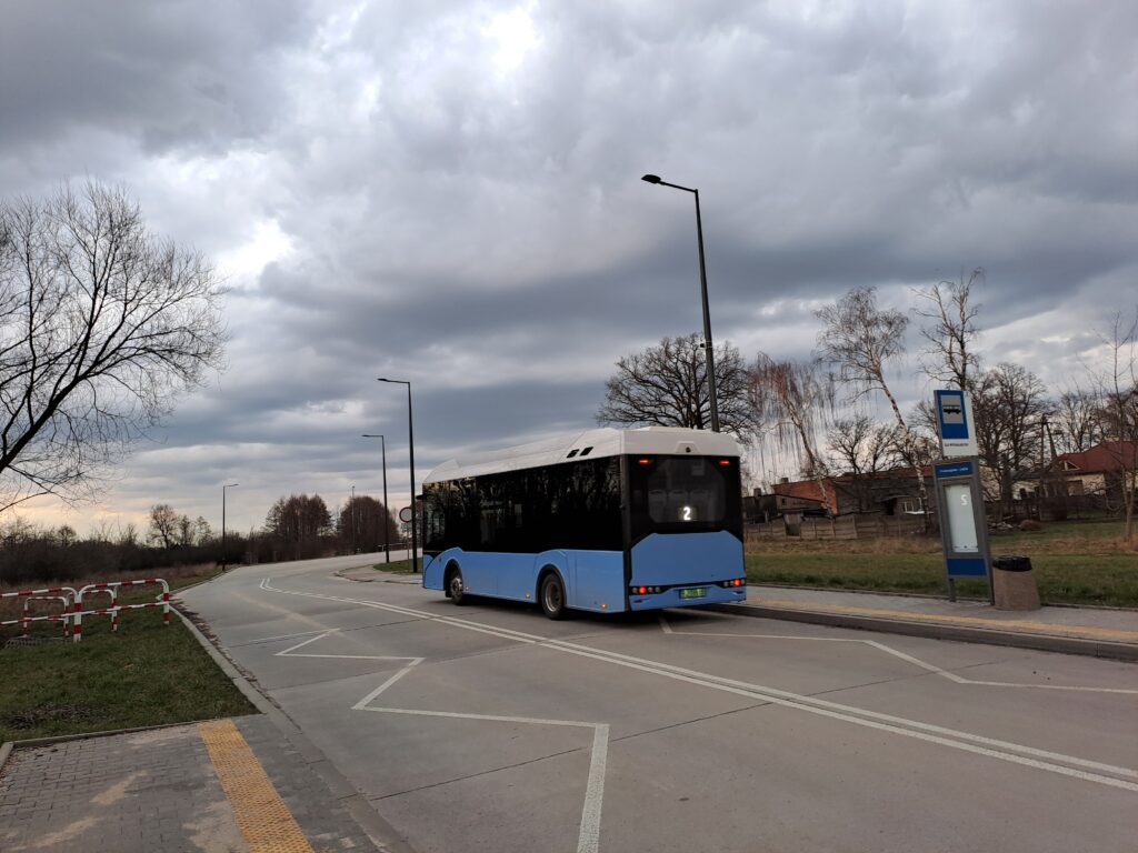 Solaris Urbino 9 LE electric na pętli Podmiejska na linii 2