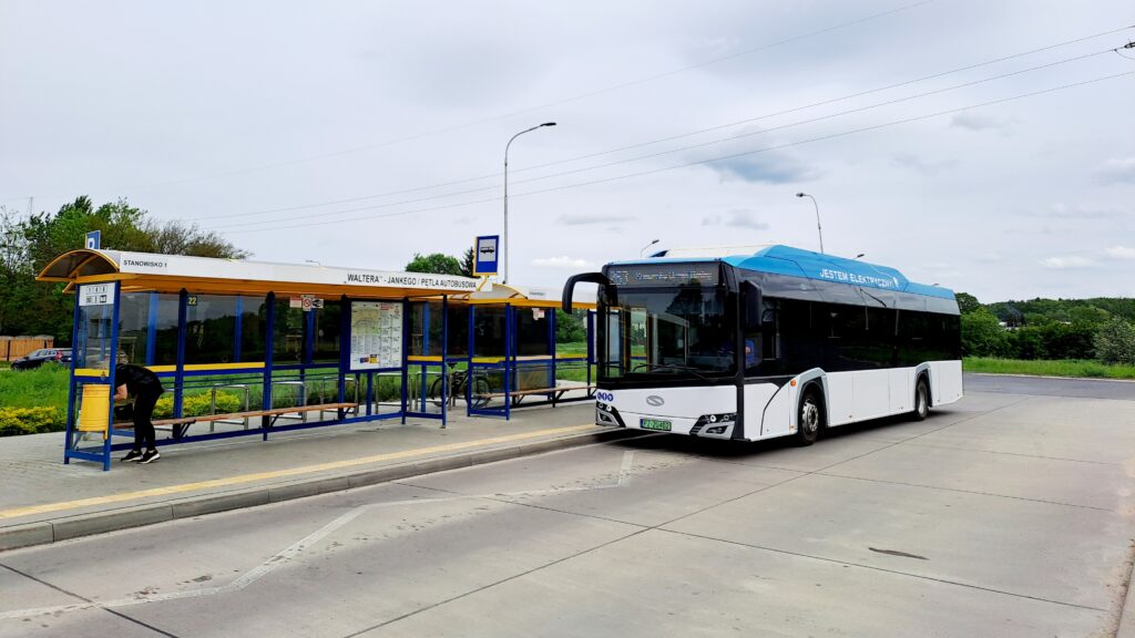 Solaris Urbino 12 electric na pętli Waltera-Jankego na linii 263