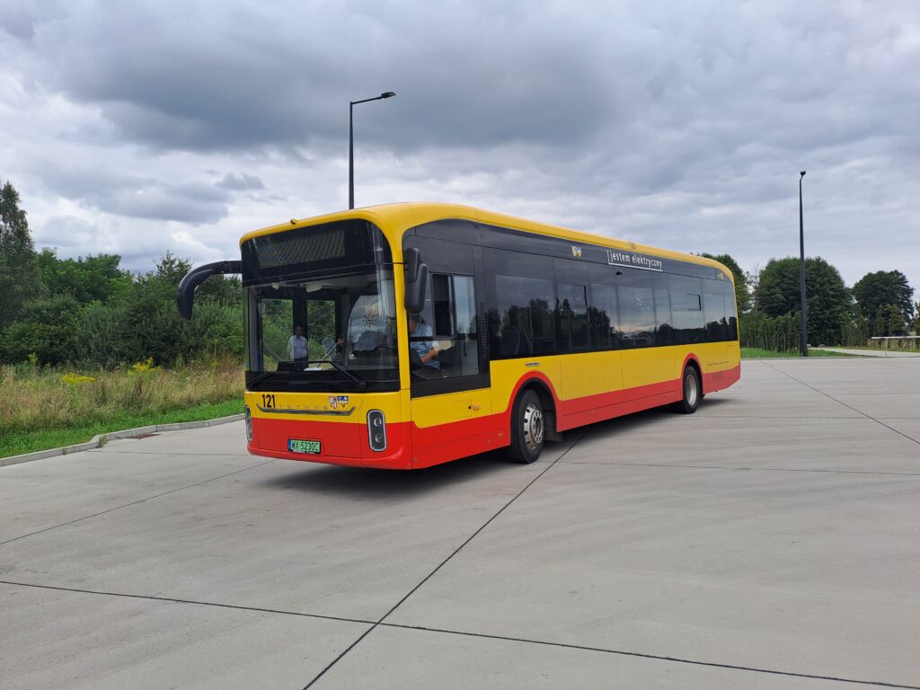 Yutong U12 na pętli Podmiejska